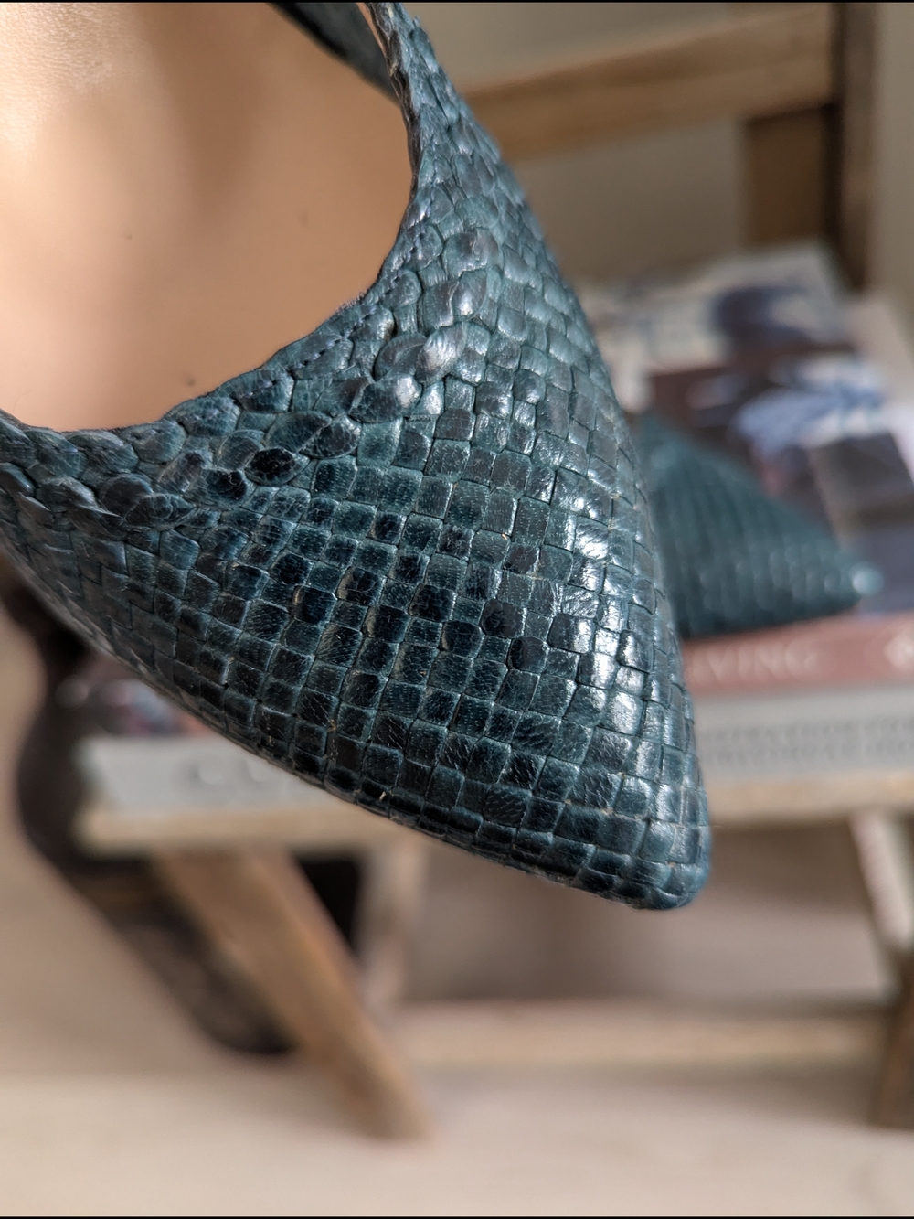 Italian Snake-Embossed Pointed Toe Leather Pumps - Picture 11 of 12